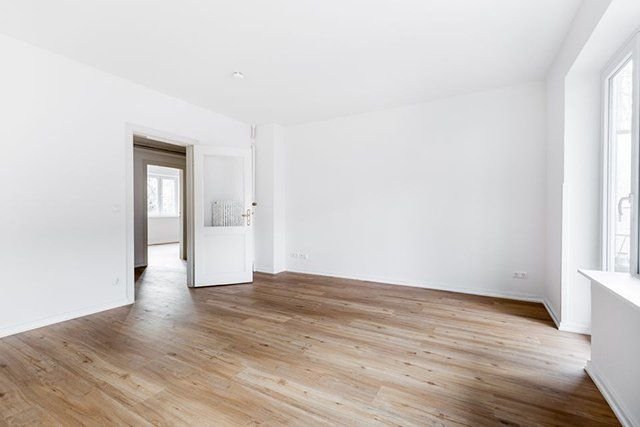 Cesar's Hardwood Floors project photo 19